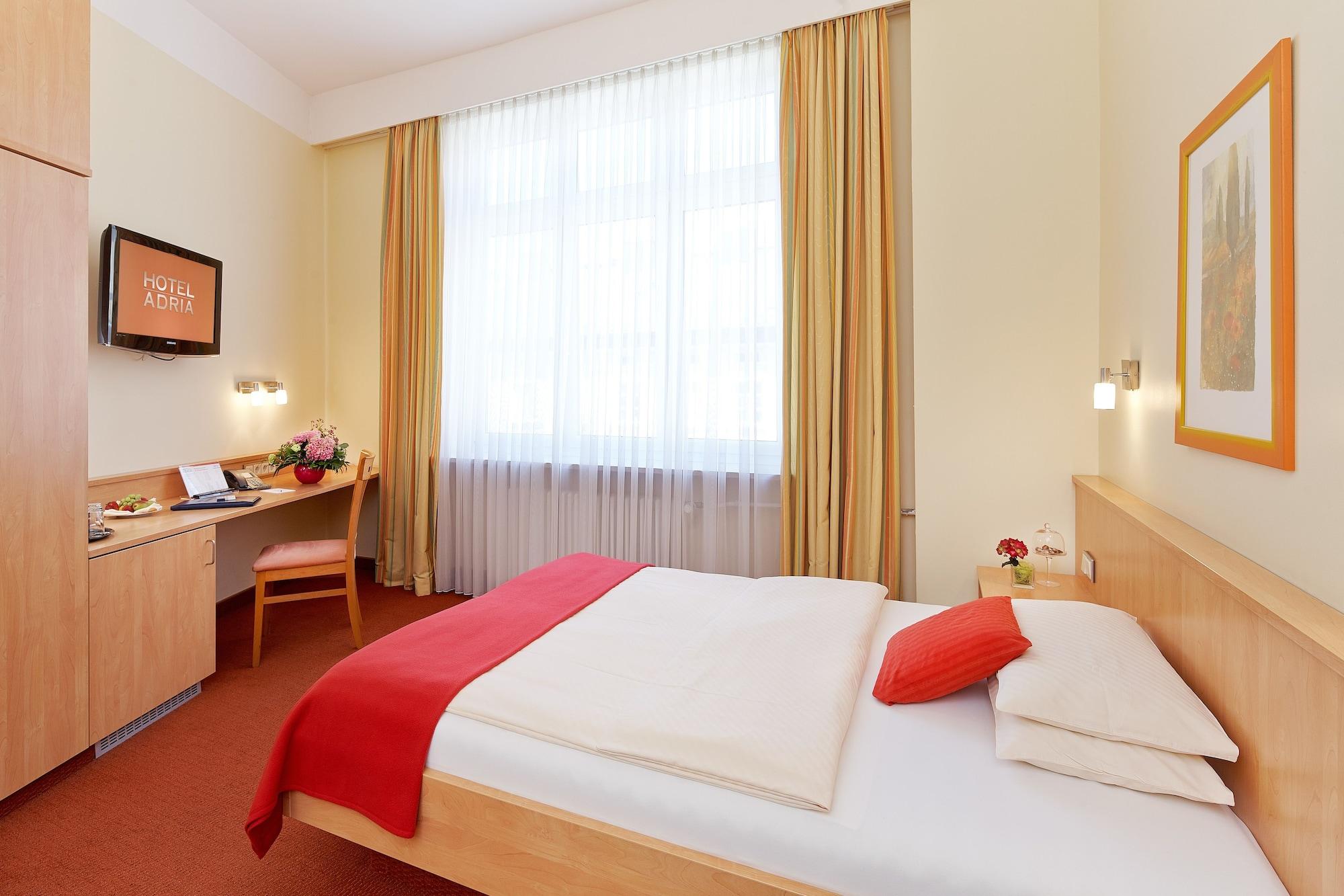 Hotel Adria Muenchen Bagian luar foto