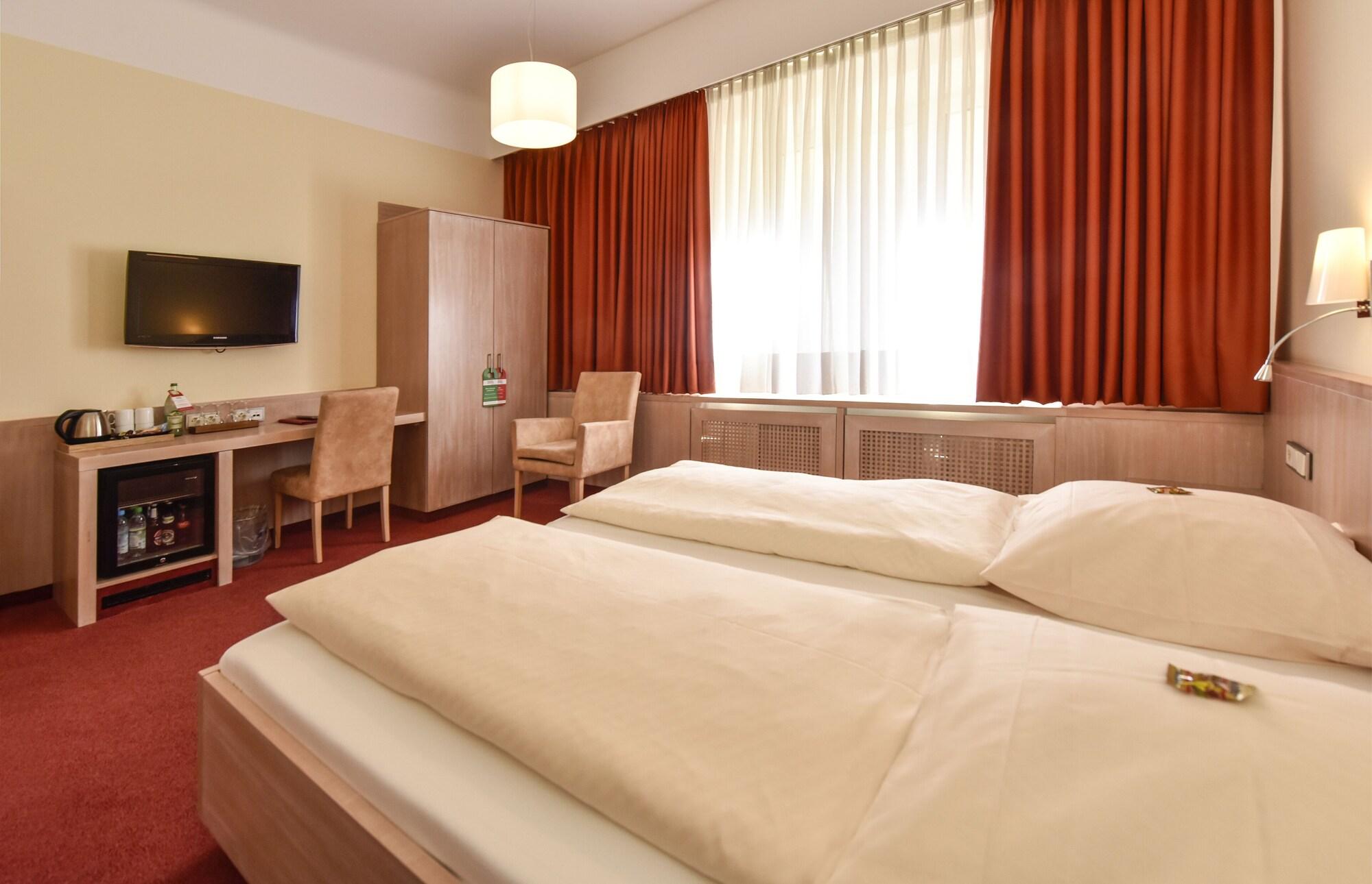 Hotel Adria Muenchen Bagian luar foto