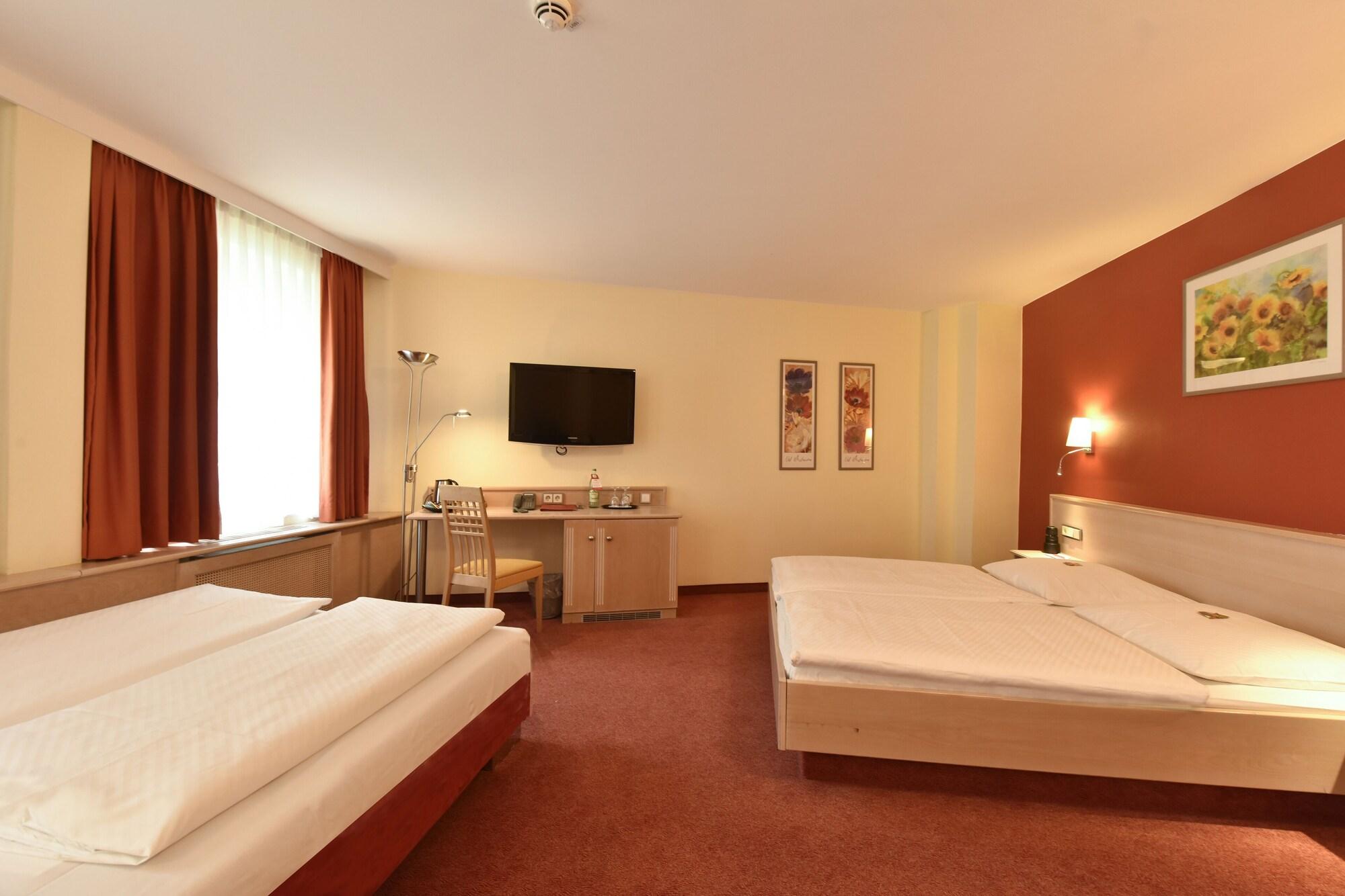 Hotel Adria Muenchen Bagian luar foto