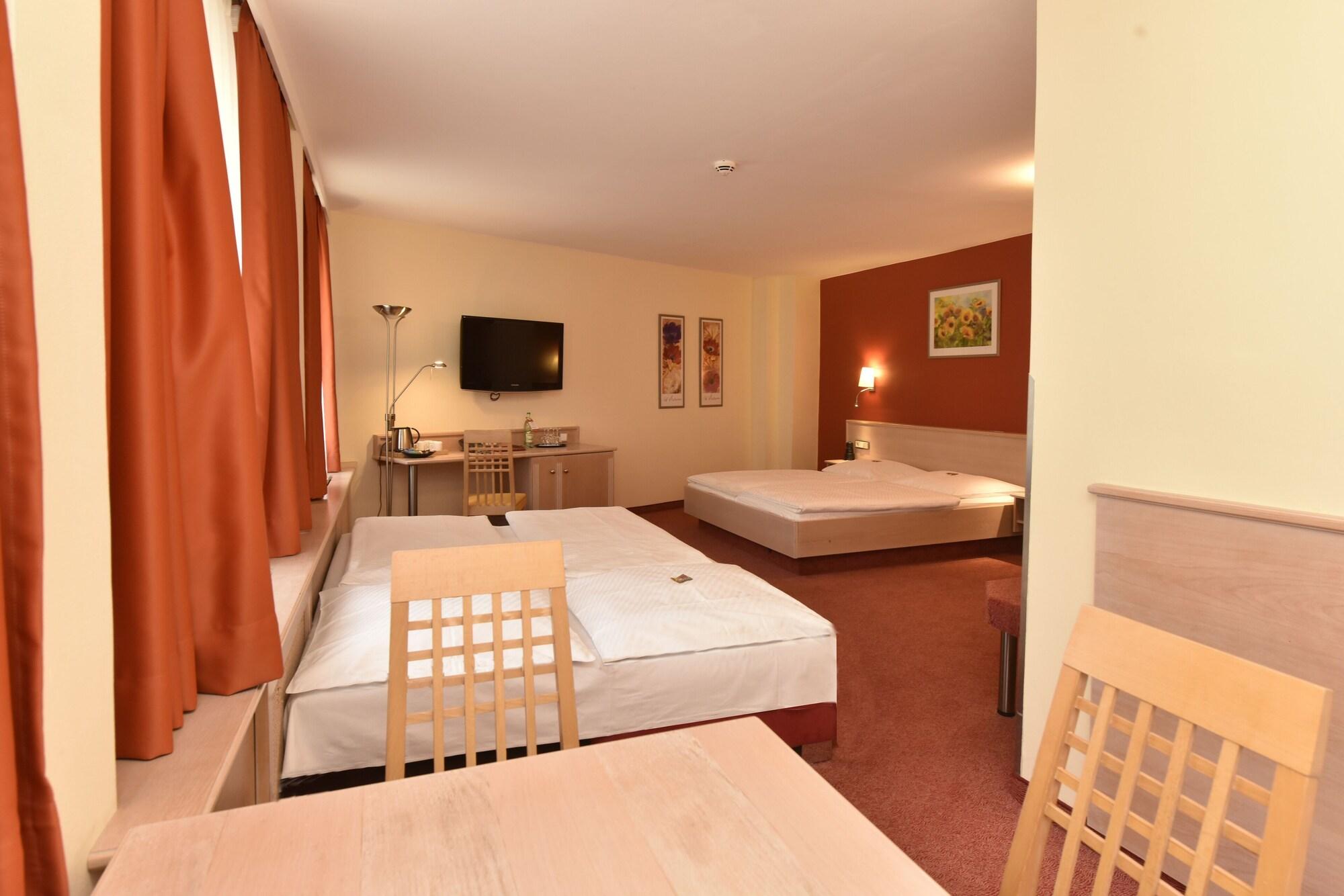 Hotel Adria Muenchen Bagian luar foto