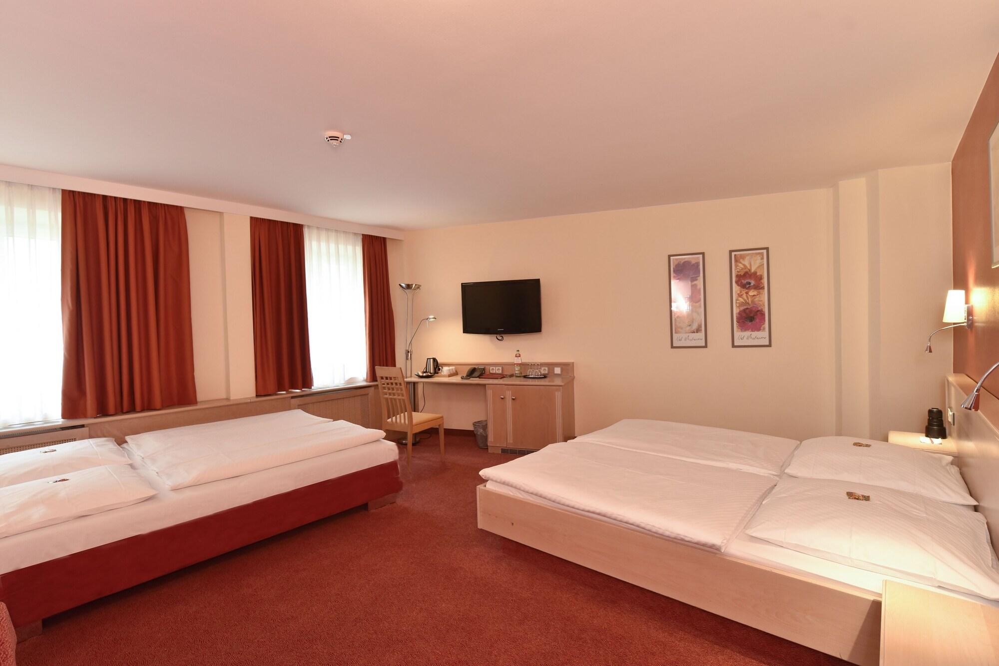 Hotel Adria Muenchen Bagian luar foto