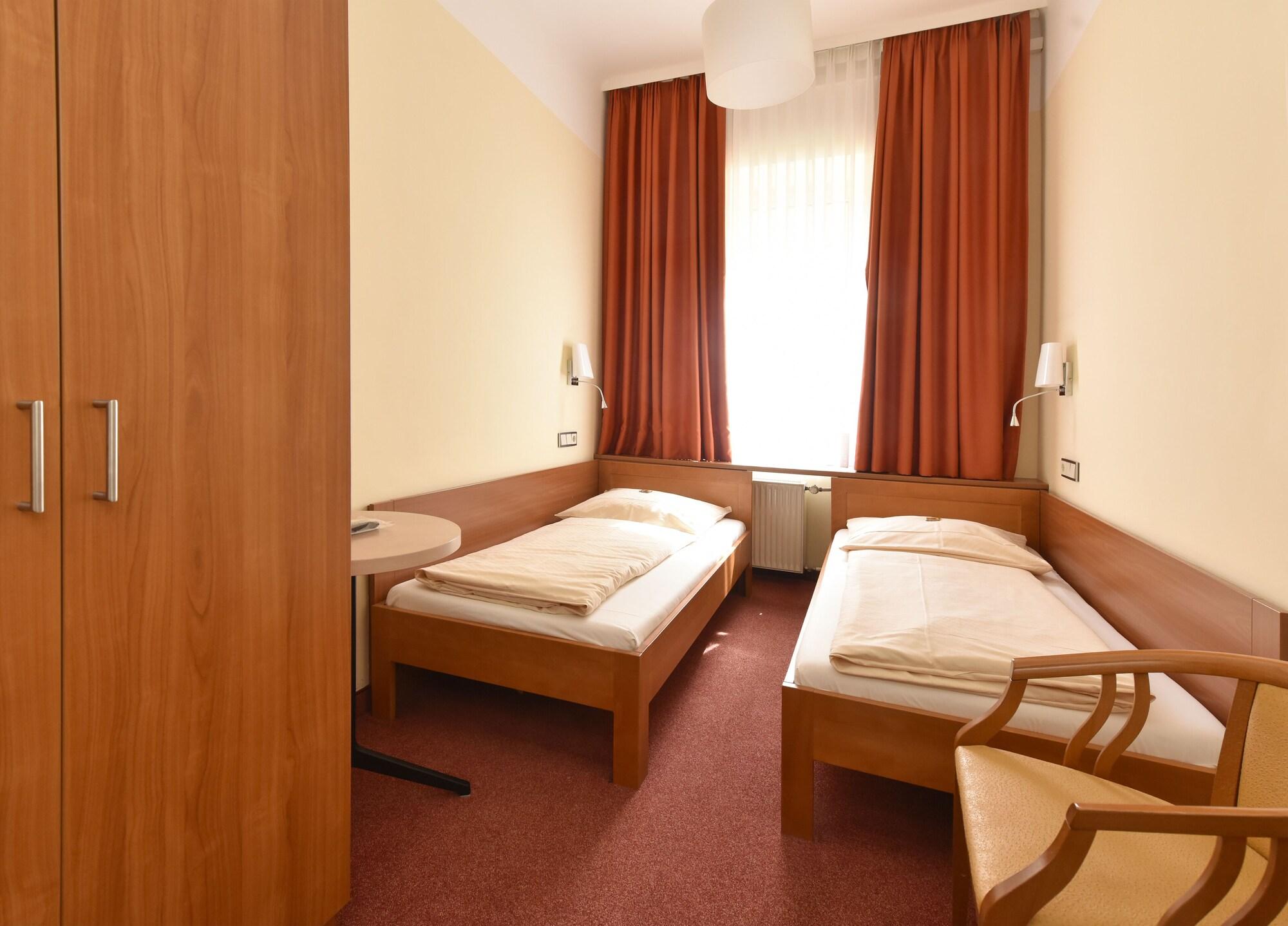 Hotel Adria Muenchen Bagian luar foto