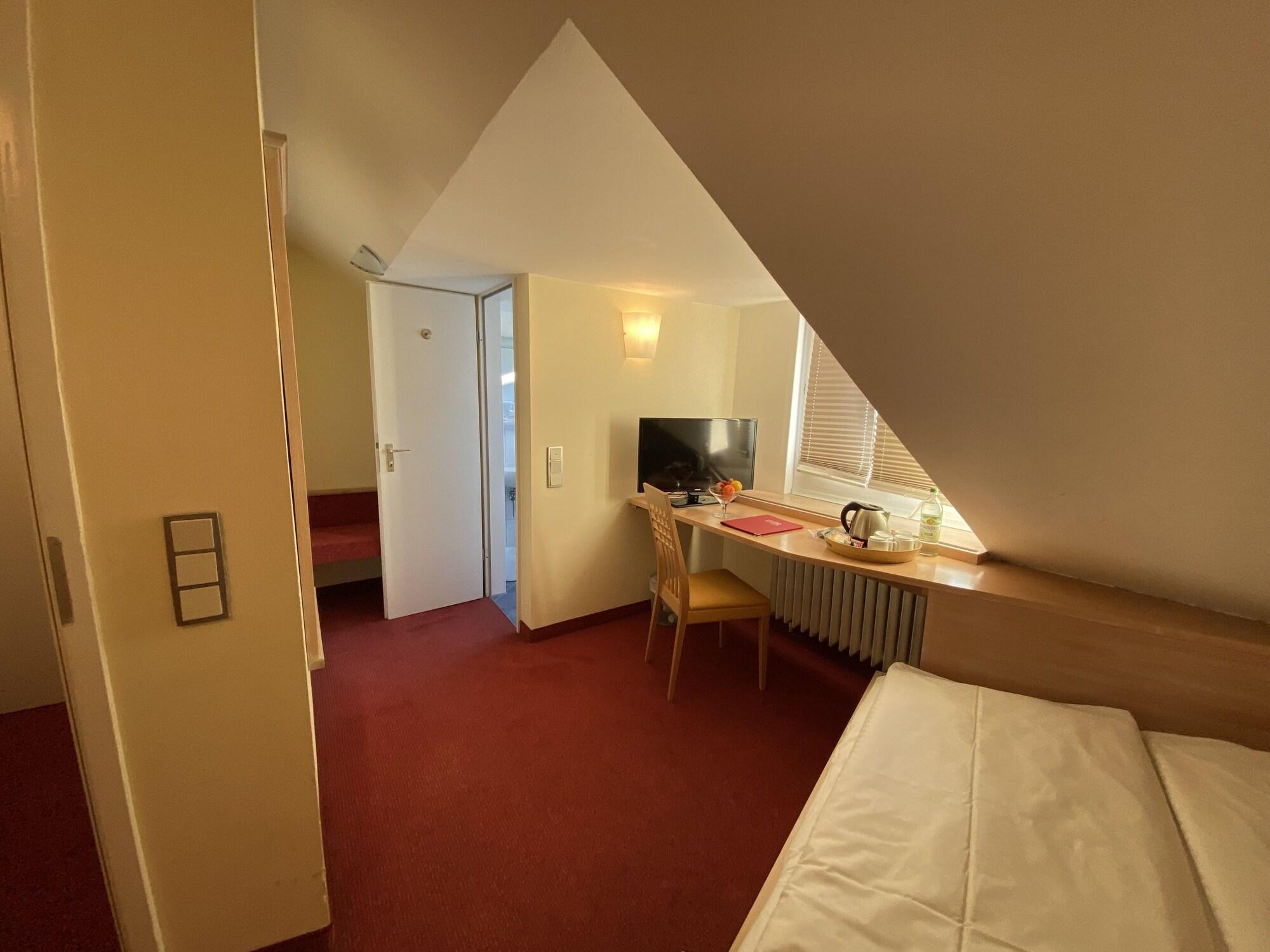Hotel Adria Muenchen Bagian luar foto