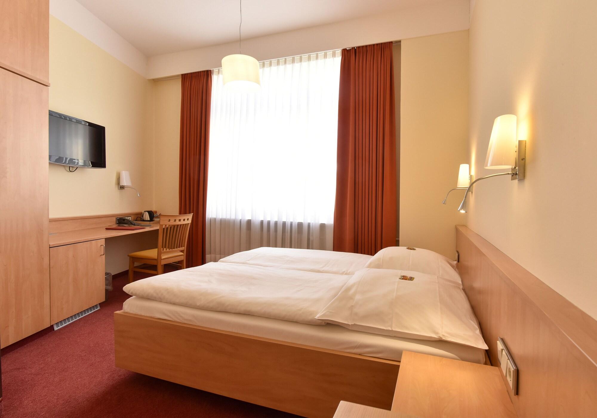 Hotel Adria Muenchen Bagian luar foto