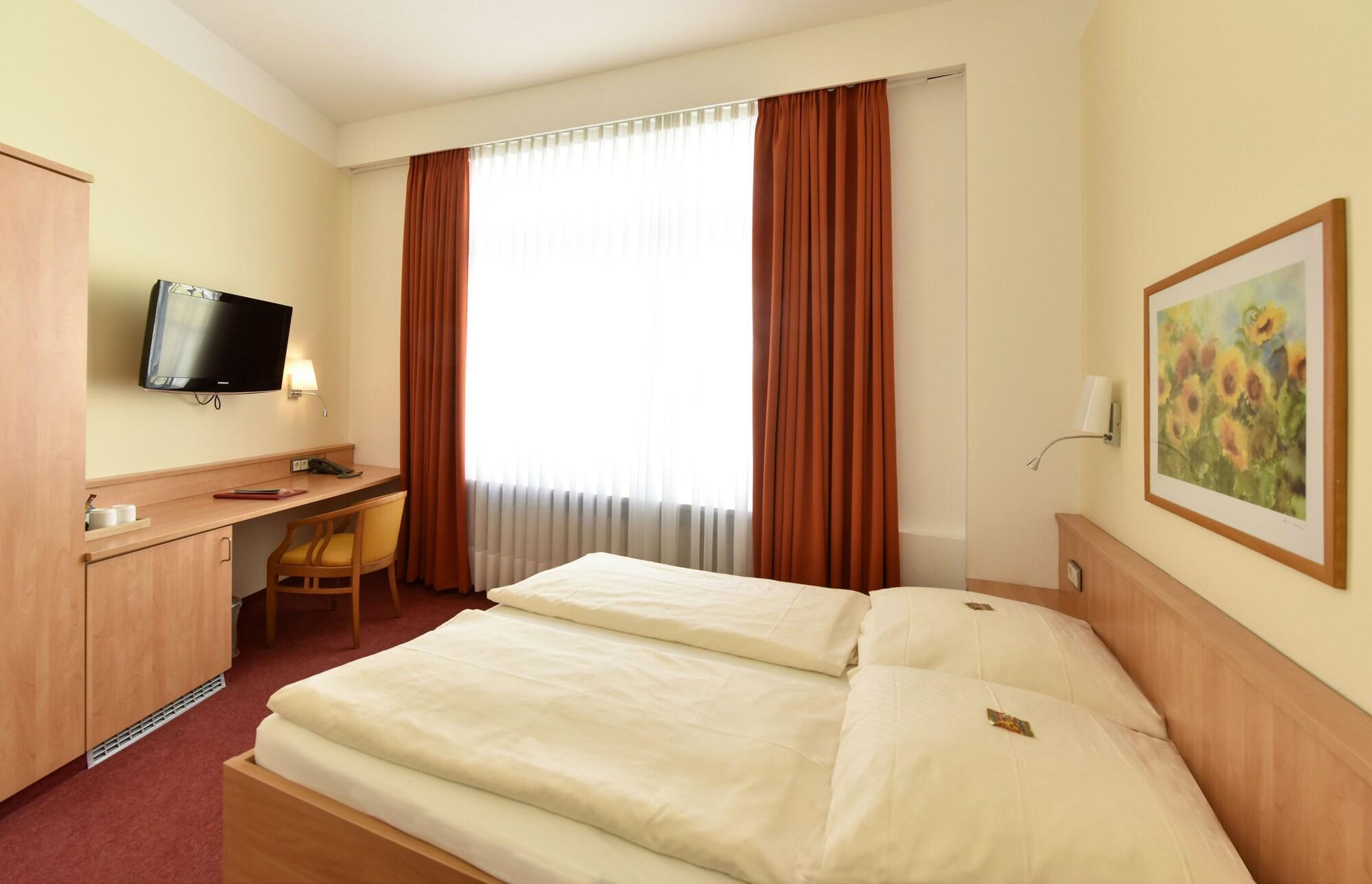 Hotel Adria Muenchen Bagian luar foto