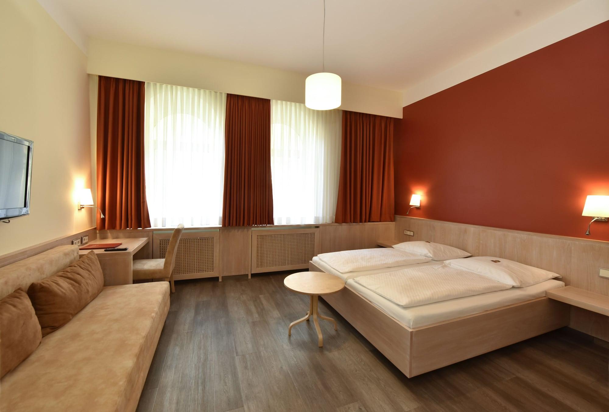 Hotel Adria Muenchen Bagian luar foto