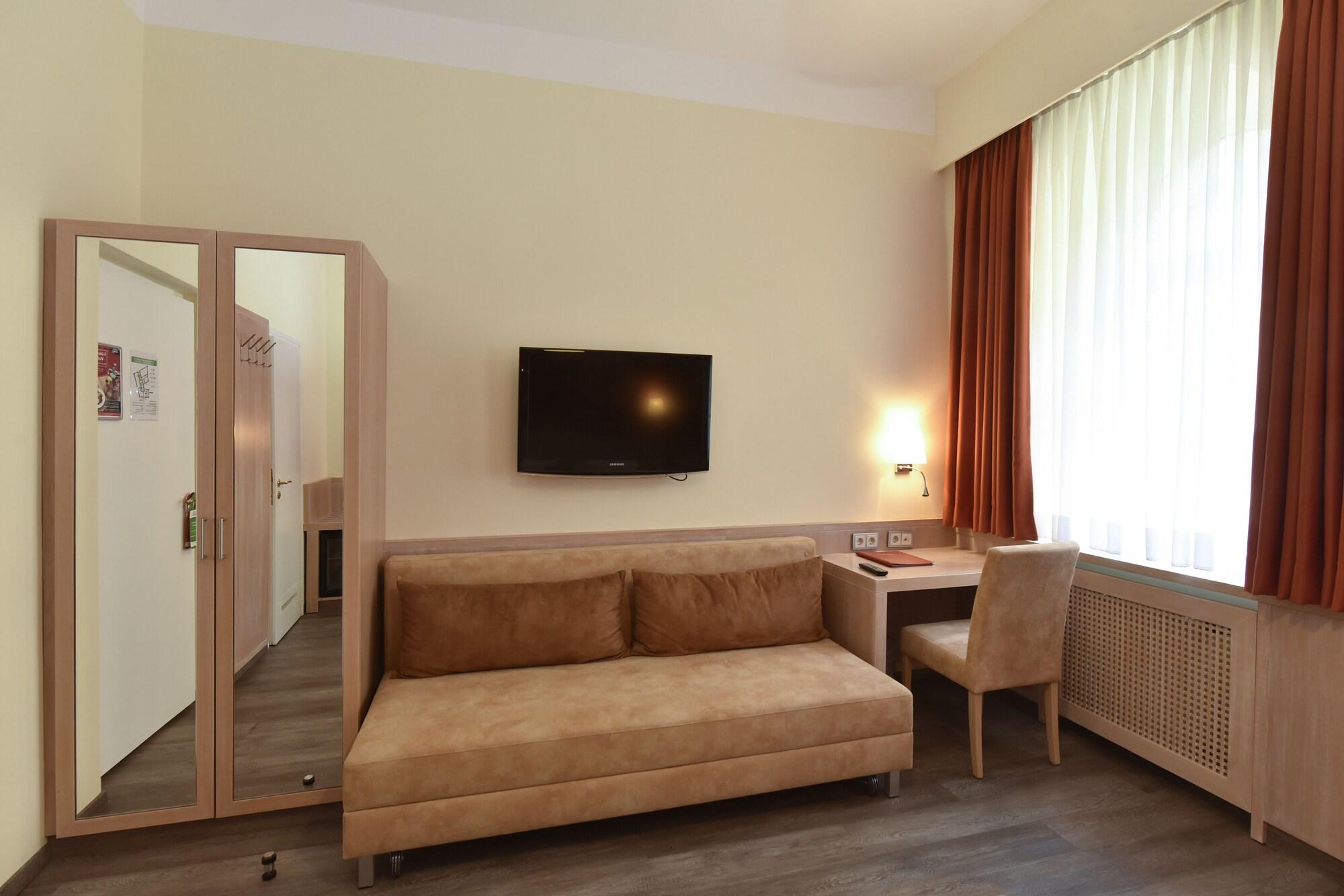 Hotel Adria Muenchen Bagian luar foto