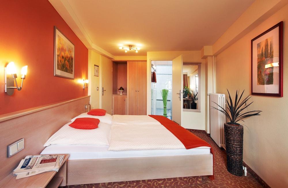 Hotel Adria Muenchen Bagian luar foto